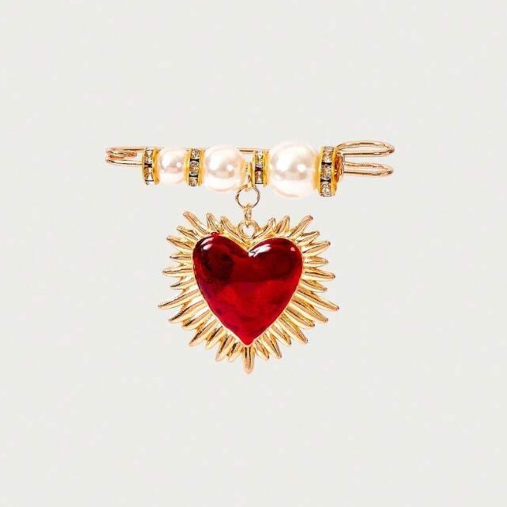 Red Heart Brooch M1456